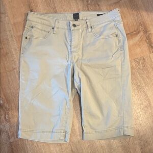 Jag Jeans Women's Light Tan Bermuda Shorts